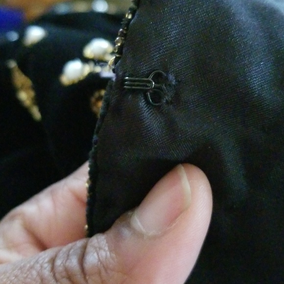 SOLD!!🚫🚫Beaded Cropped Bolero - Picture 6 of 7